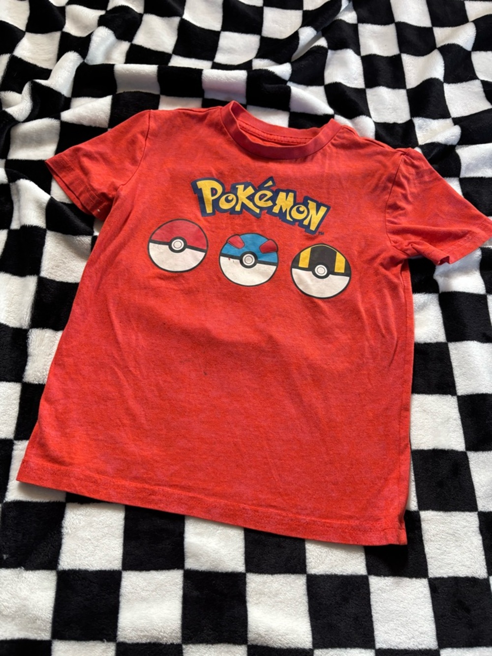 Boys 4/5 pokemon shirt (stained)